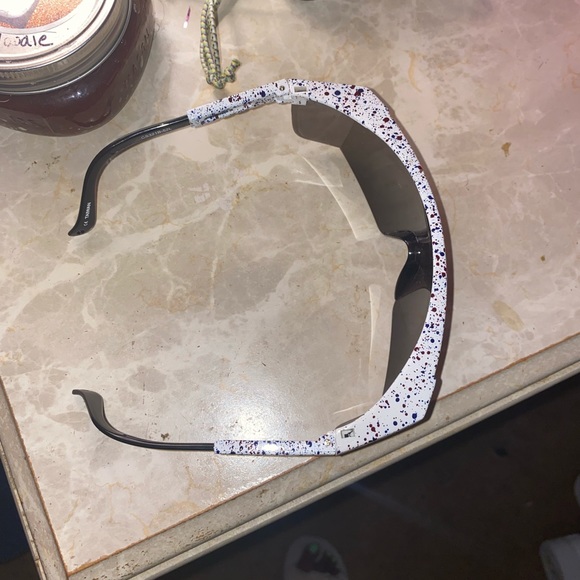 Cute sunglasses - Picture 2 of 4